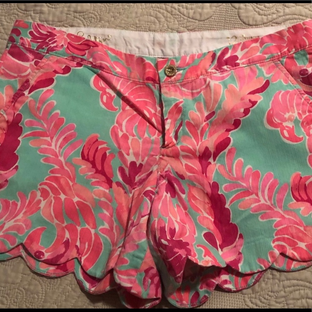 Size 12 - butter cups shorts - VGUC